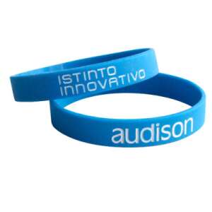 Audison szilikon karkötő fehér logóval - Férfi ékszer