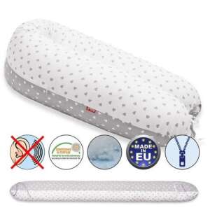 Scamp univerzális szoptatós párna szürke és fehér színben szívecskékkel, terhességhez, szoptatáshoz és baba támasztáshoz - Scamp