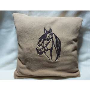 Bézs díszpárna hímzett lófej mintával - Díszpárna