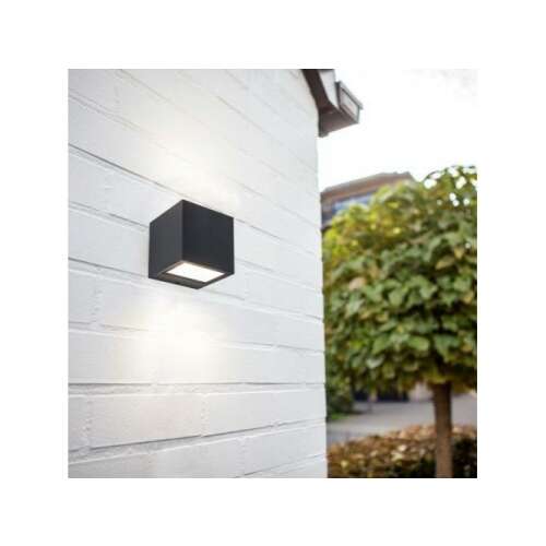 Lutec Gemini LED kültéri fali lámpa fehér téglafalra szerelve