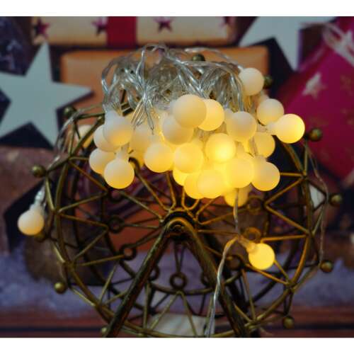 Flippy 10m 80 LED warm white star-shaped string lights, battery powered, indoor/outdoor use
