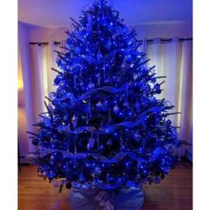 Blue Christmas lights on a Christmas tree - Flippy String Light