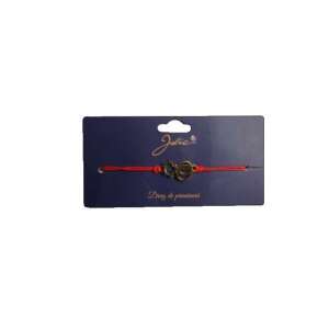 Jolie red string bracelet with a gold charm - Women's Accessory