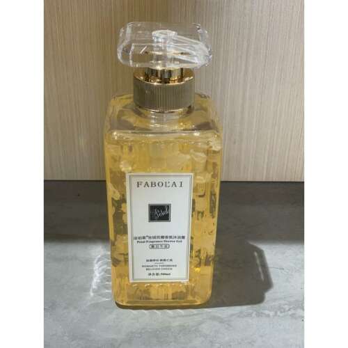 Fabolai LuxeLux Petal tusfürdő, 500ml, sárga, hidratáló, vitalizáló, krémes textúra