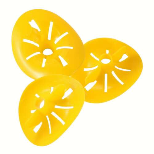 Detail troch žltých nadstavcov na pasce na osy Darázsfogó pre plastové fľaše.