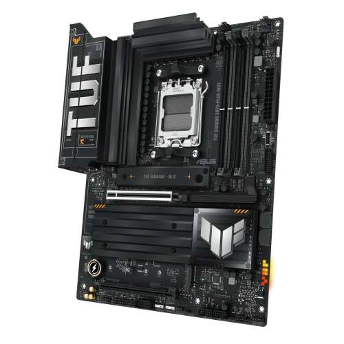 ASUS TUF GAMING X870-PLUS WIFI AMD X870 Socket AM5 ATX matična ploča, pogled pod kutom