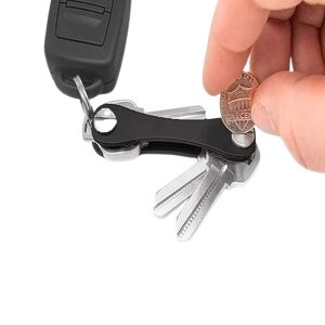 Kompaktný hliníkový prívesok na kľúče Flex - Čierny pri používaní, organizovanie kľúčov - Kľúčenky