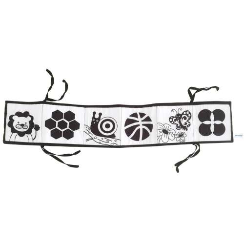 Čierno-biela textilná detská knižka do postieľky s levom, slimákom, basketbalom, motýľom a kvetinou