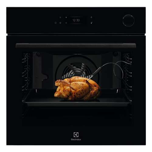 Electrolux EOC8P39WZ beépíthető sütő sült csirkével, a húshőmérővel