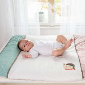 Babamatracvédő Bruno 75x85 cm w użyciu z dzieckiem - Fehn