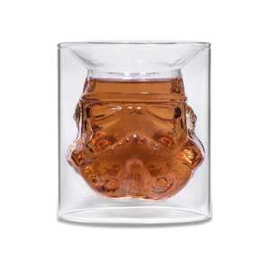 3D obrátený pohár na whisky Stormtrooper naplnený jantárovou tekutinou - Poháre