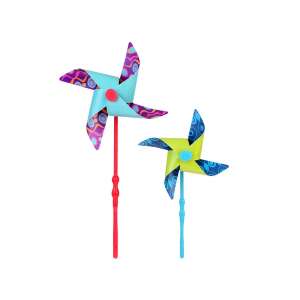 Zwei bunte Windräder aus dem NCKiedis 2er-Set - Outdoorspiele