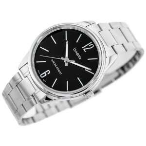 Szögletes nézet a Casio MTP-V005D-1B rozsdamentes acél férfi karóráról - Casio