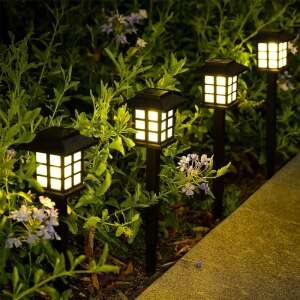 NEXTLY 8 соларни градински лампи, осветяващи градинска пътека през нощта - Слънчев фенер