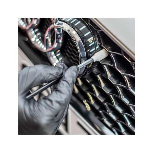 Meguiar's Detailing Swabs használata autórács tisztításához