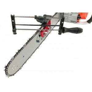 Заточващо устройство за вериги за резачки Deget V90090 в употреба върху резачка - Аксесоар за верижен трион