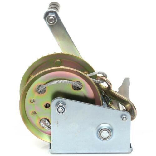 Близък план на механизма на ръчната лебедка Tagred TA404