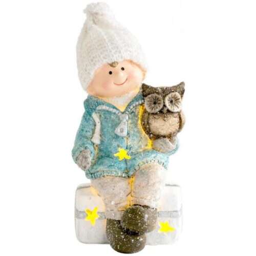 Vianočná dekorácia STREND PRO LED chlapec so sovou, polyrezínová figúrka, 10,5x10,5x19,5 cm