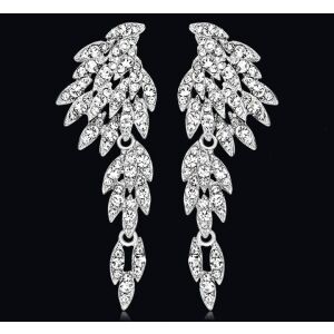 Dlhé strieborné náušnice s kryštálmi zirkónov na svadbu alebo večierok, zapínanie na gombíky, 7 cm x 2 cm 121057763 - Dámske doplnky