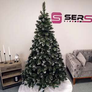 Umelý vianočný stromček Sersimo Deluxe 250 cm so zasneženými vetvami v obývacej izbe - Sersimo Umelé jedle & Vianočné stromčeky