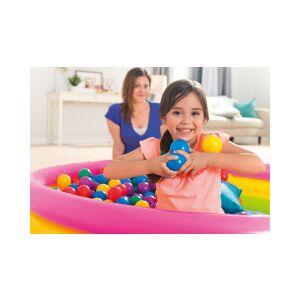 Gyerek színes műanyag labdákkal játszik labdamedencében - Műanyag labda szett