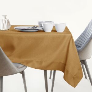 AmeliaHome Empire gold square tablecloth on a set table - Interior design