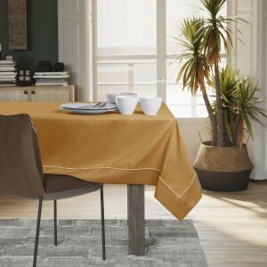 AmeliaHome Empire Gold Tischdecke auf Esstisch in modernem Ambiente - Innenarchitektur