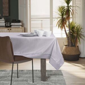 AmeliaHome Empire light purple tablecloth on a dining table setting. - Decoration