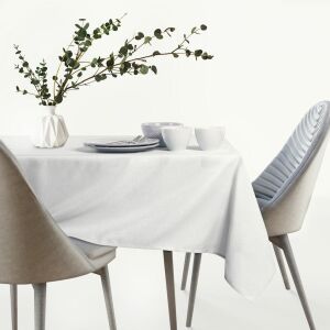 AmeliaHome Empire white tablecloth on dining table. - Interior design