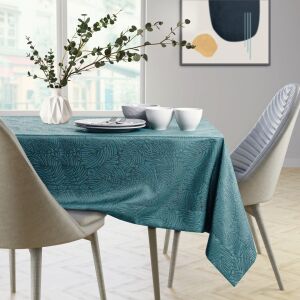 AmeliaHome Gaia tengerzöld dombornyomott asztalterítő egy megterített étkezőasztalon. - Party kellék