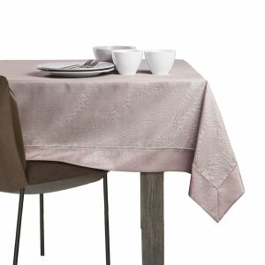 AmeliaHome Gaia púderrózsaszín dombornyomott asztalterítő egy megterített asztalon. - Party kellék