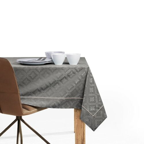 DecoKing Maya braune klassische Tischdecke auf einem gedeckten Tisch