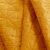 Nahaufnahme der Textur der senfgelben Samt Tagesdecke AmeliaHome LAILA