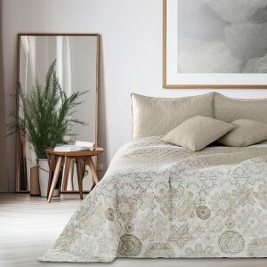 DecoKing ALHAMBRA bézs ágytakaró 220x240 cm hálószobai környezetben - Ágytakaró