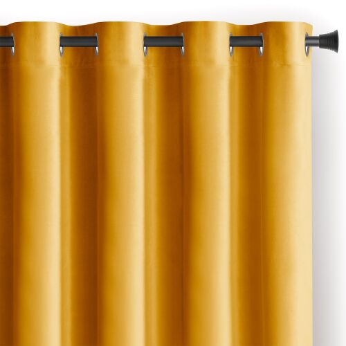 Detail horčicovo žltého závesu AmeliaHome Velvet so striebornými očkami