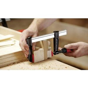 Csavaros szorító, 140 X 300 MM, présöntött