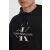 Nahaufnahme des schwarzen Calvin Klein Jeans Hoodies mit Logo