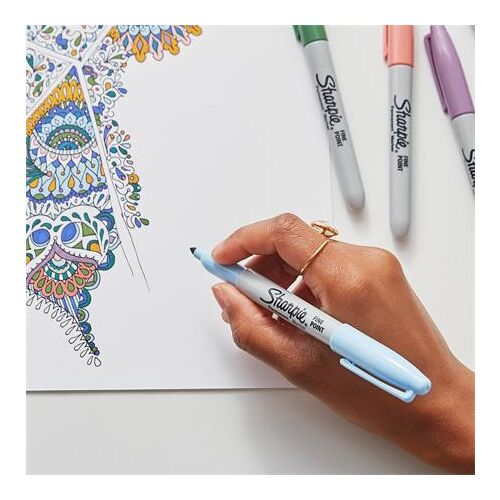 Sharpie Fine Point pasztellkék marker használata színezéshez