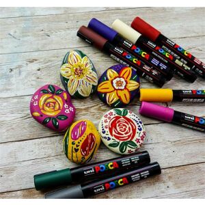 UNI Posca festőmarkerekkel díszített kövek - Marker