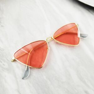 OK208R rombusz alakú unisex napszemüveg, UV400 szűrő, elegáns zauszniki, tökéletes tavaszi és nyári stílusokhoz