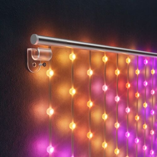 Twinkly Matrix Smart LED Curtain Lights montate pe perete