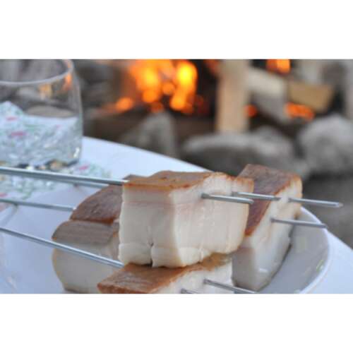 Grillnyárs - špíz na opekanie slaniny pri používaní so slaninou