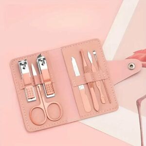 7 darabos rózsaszín manikűr készlet körömvágókkal, ollóval és kutikula eszközökkel rózsaszín hordtáskában - Manikűrkészlet
