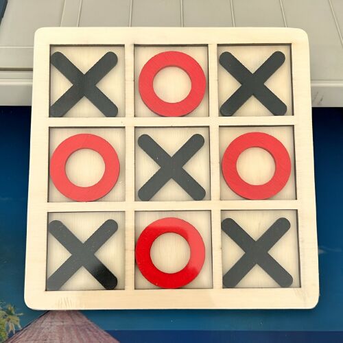 Montessori Tic Tac Toe játék, fa, fekete és piros, 9 darab, 14,3x14,3 cm