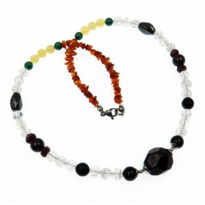 Kristály gyógyító nyaklánc különféle kövekkel, köztük tiszta kvarc, gránát, fekete turmalin és gát, a hát és az ízületek támogatására, bónusz borostyán karkötővel - Női ékszer