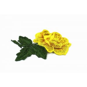 Nagy sárga virágos hímzés, mérete 9x7 cm