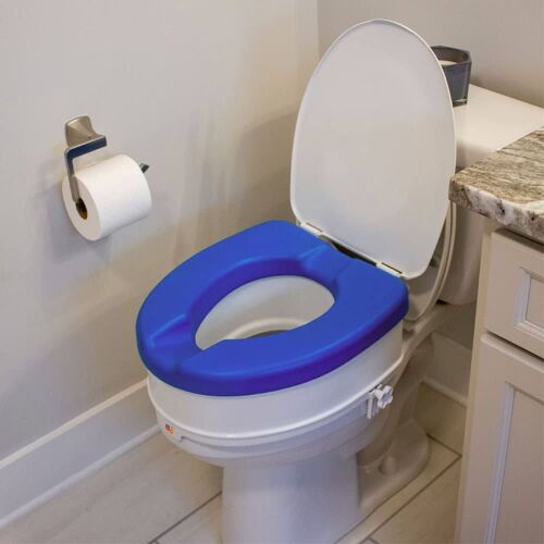 WC-zdvíhač Linomag® s modrým polstrovaným sedadlom, nainštalovaný na toalete