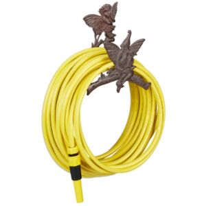 Öntöttvas tündér tömlőtartó sárga kerti tömlővel fehér háttérrel - Tömlőkocsi