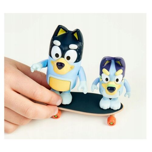 Фигурки на Bluey и Bandit с кънки, герои от анимационния сериал Bluey, играчки Bluey