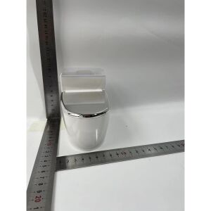 Kreatywny popielniczki Flippy w kształcie toalety, srebrna pokrywa, materiał ABS i stal nierdzewna, biały i srebrny - Popielniczki